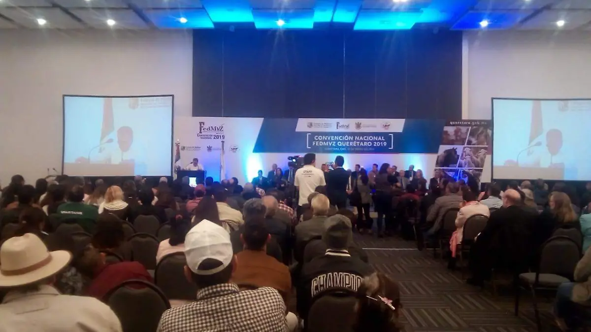 En la convención nacional de veterinarios, participaron 14 sanjuanenses.